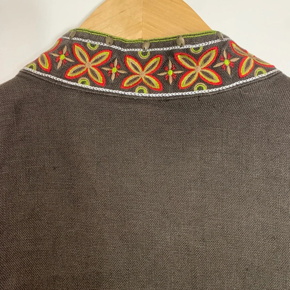 Chico’s 100% Linen Bohemian Sleeveless Blouse Vest Floral Embroidered Brown Sz 1 - Picture 8 of 8